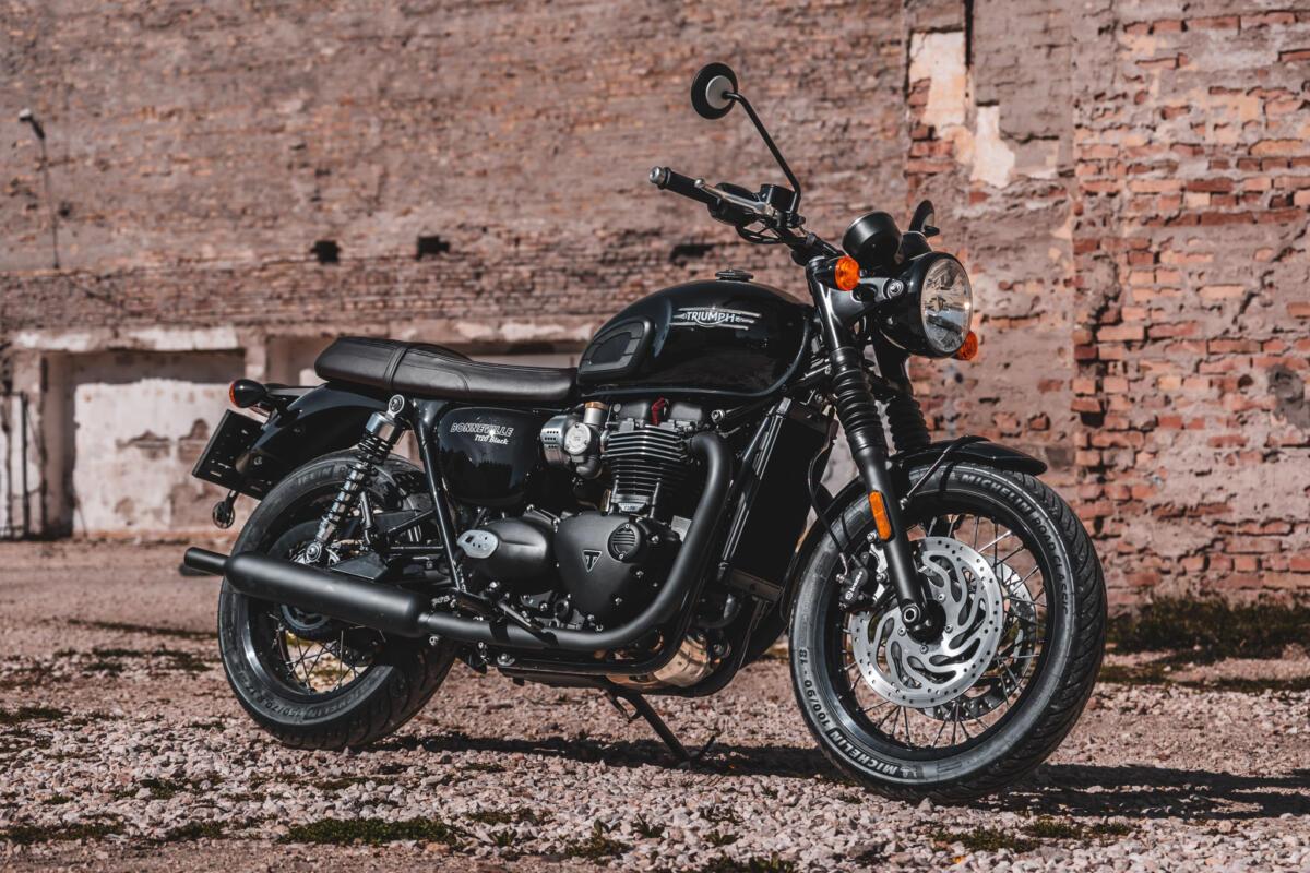 Bonneville T120 Black