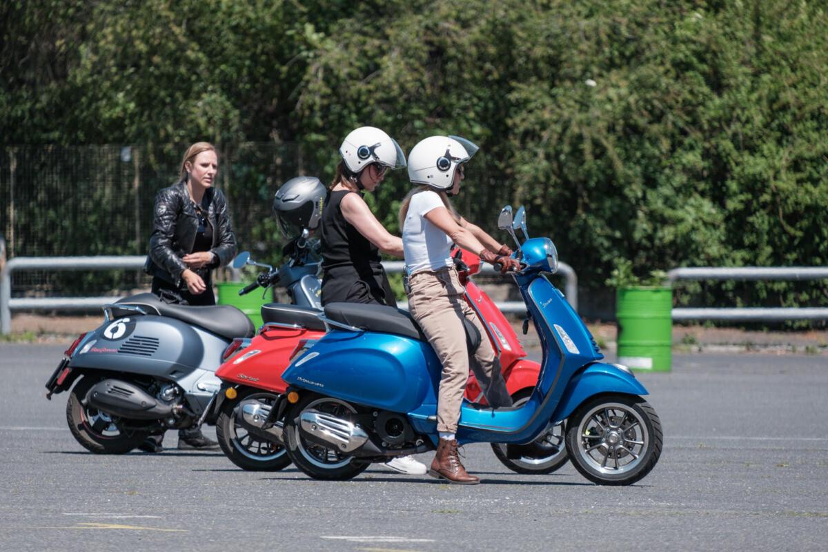 Vespa Skútr škola pro novinářky
